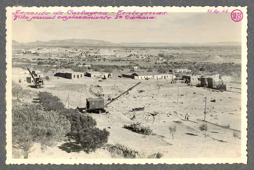 carusel imagenes Tentegorra. Depósito de Cartagena. Vista parcial emplazamiento. 2ª Cámaras.  (23-08-1944)